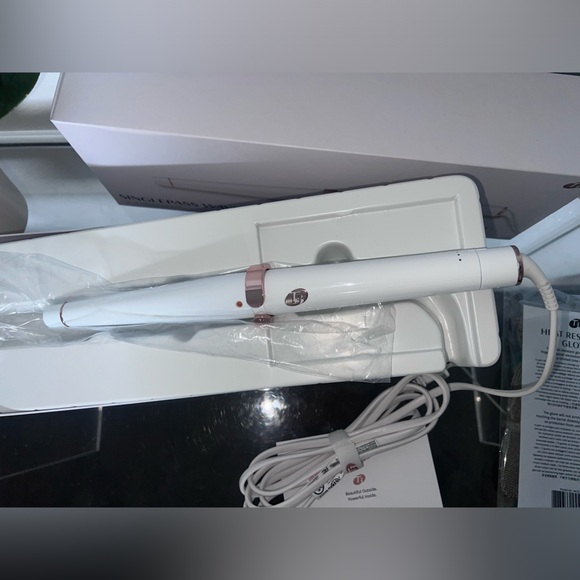 T3 SinglePass Wave Professional Tapered Ceramic Styling Wand - Picture 4 of 5